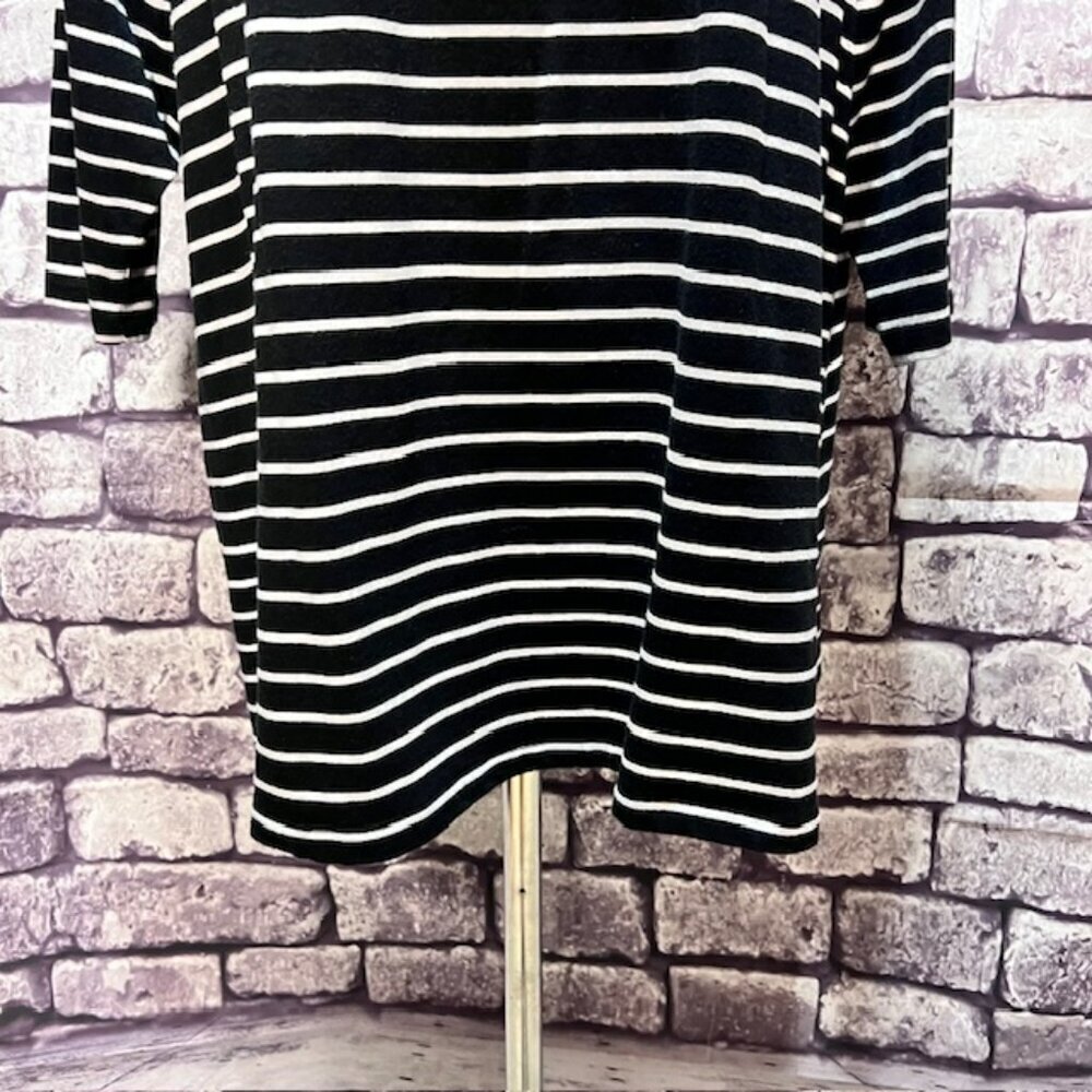 Susan Graver Navy, White & Red 3/4 Sleeve Blouse Size 1X - Picture 3 of 9